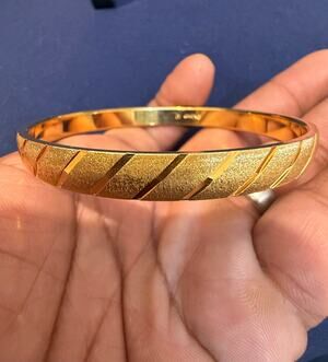 Vintage Signed Monet Gold Tone Textured Stripe Bangle Bracelet 7.75”